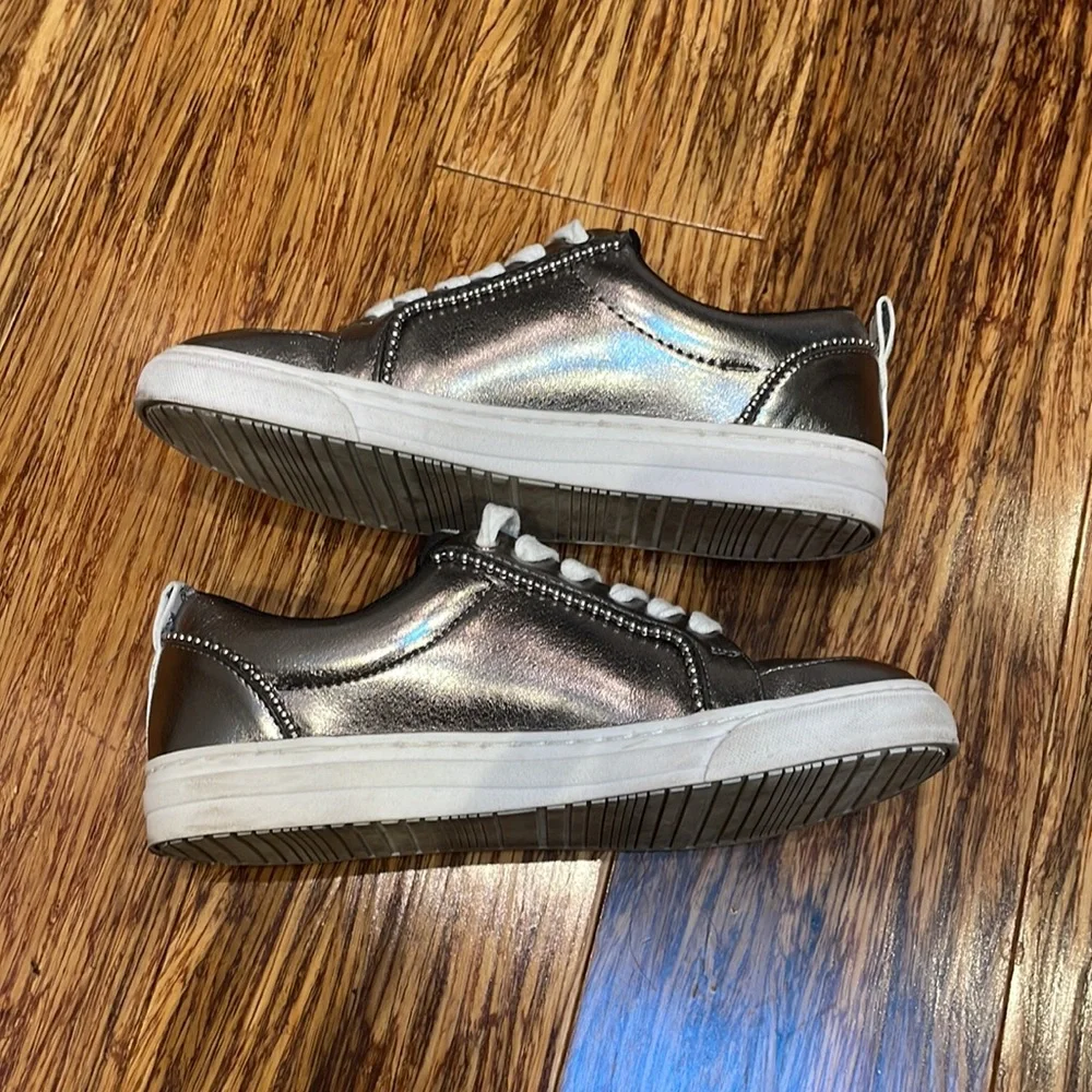 Westies Tori metallic silver stud lace up sneakers size 5